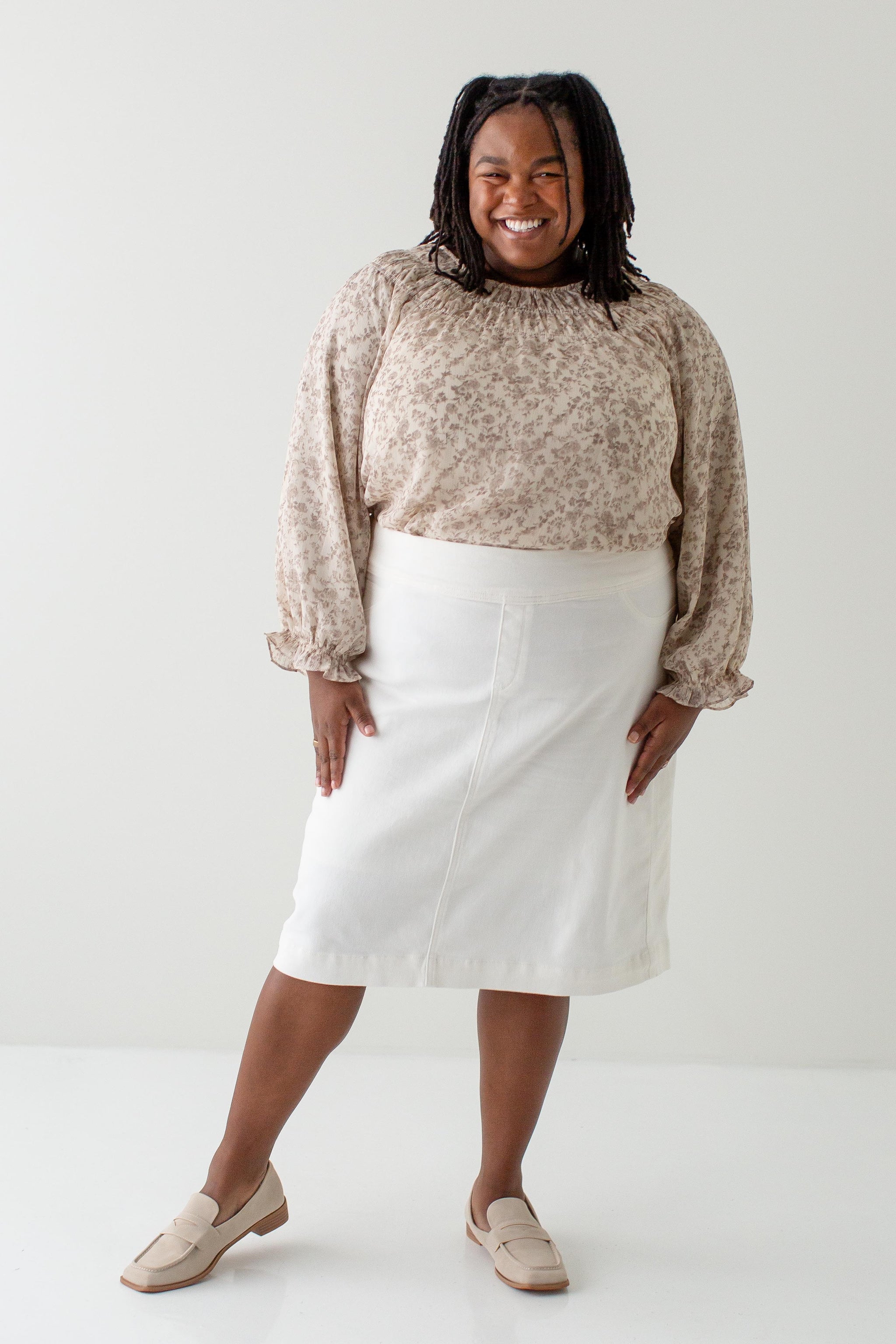 Sara' Stretch Denim Skirt in Ivory FINAL SALE – The Main Street