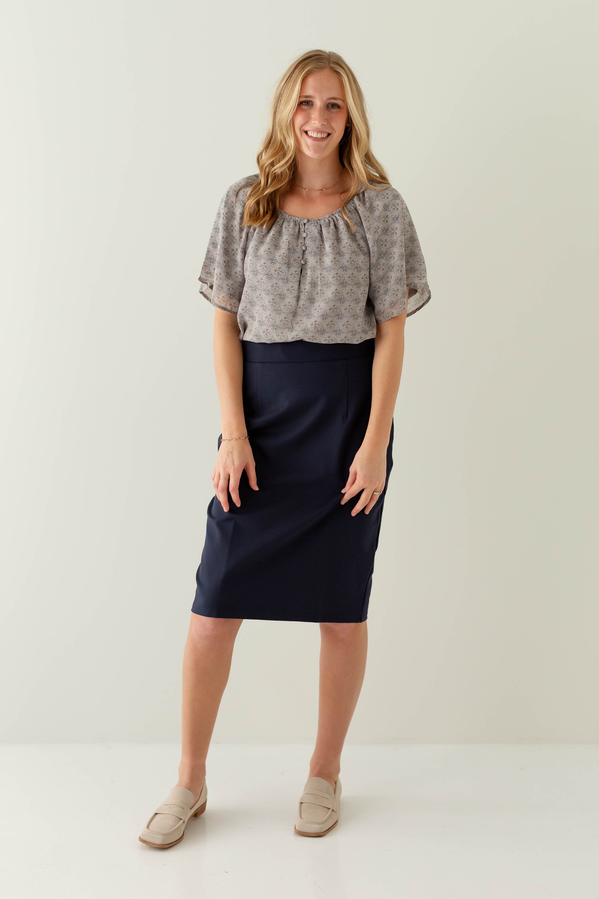 Anna Pencil Skirt in Navy FINAL SALE – The Main Street Exchange