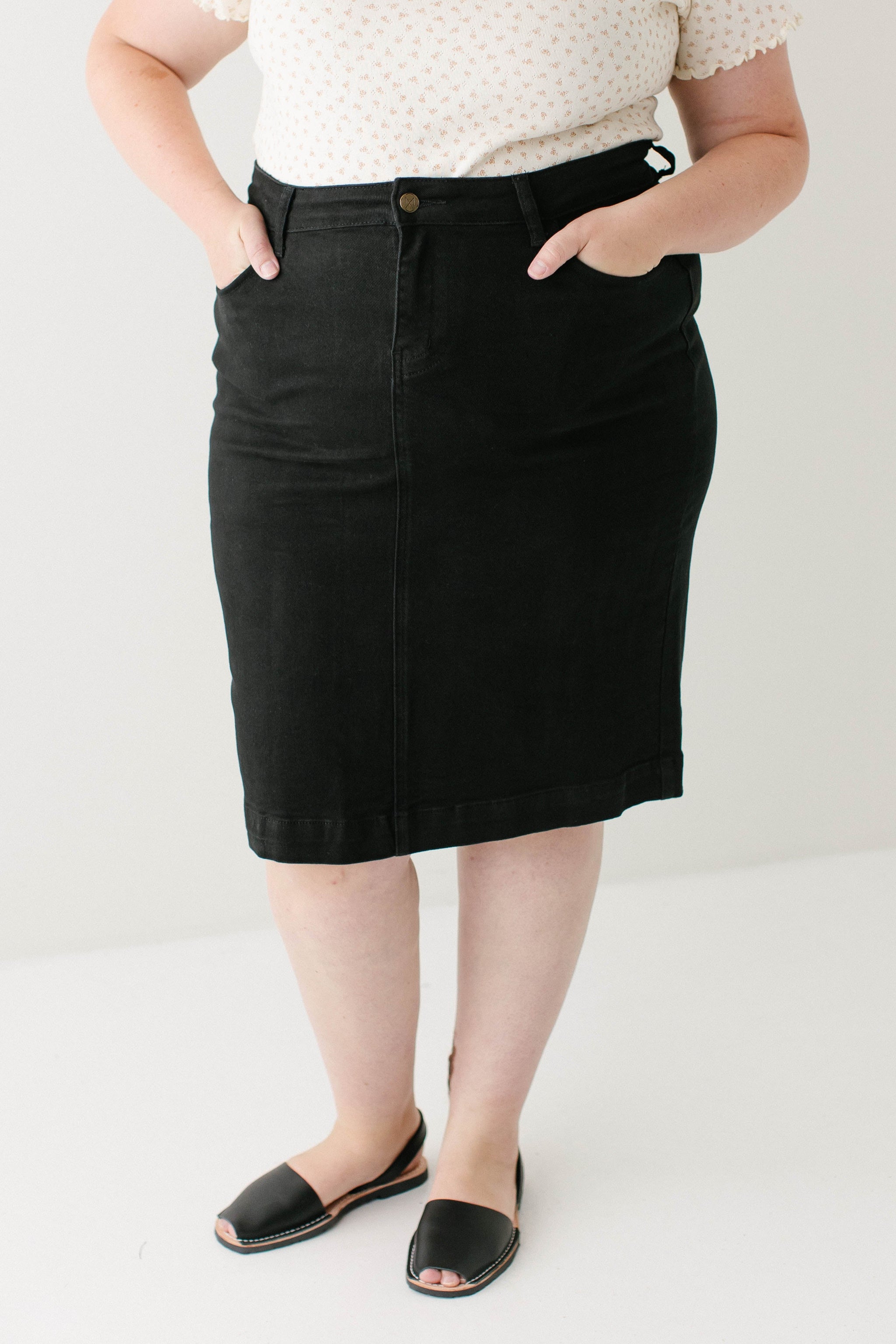 Leah' Denim Skirt in Black – The Main Street Exchange