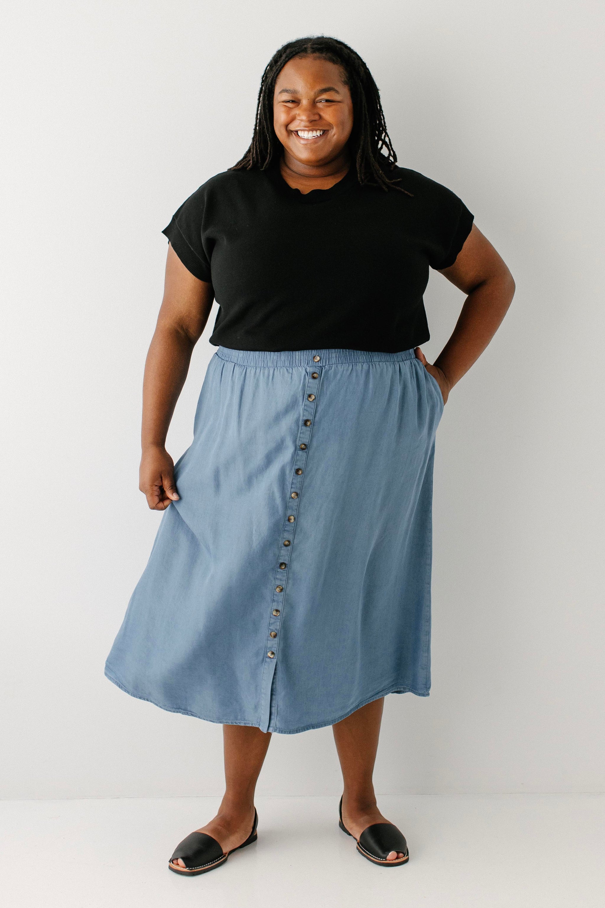 Greta Chambray Midi Skirt – The Main Street Exchange