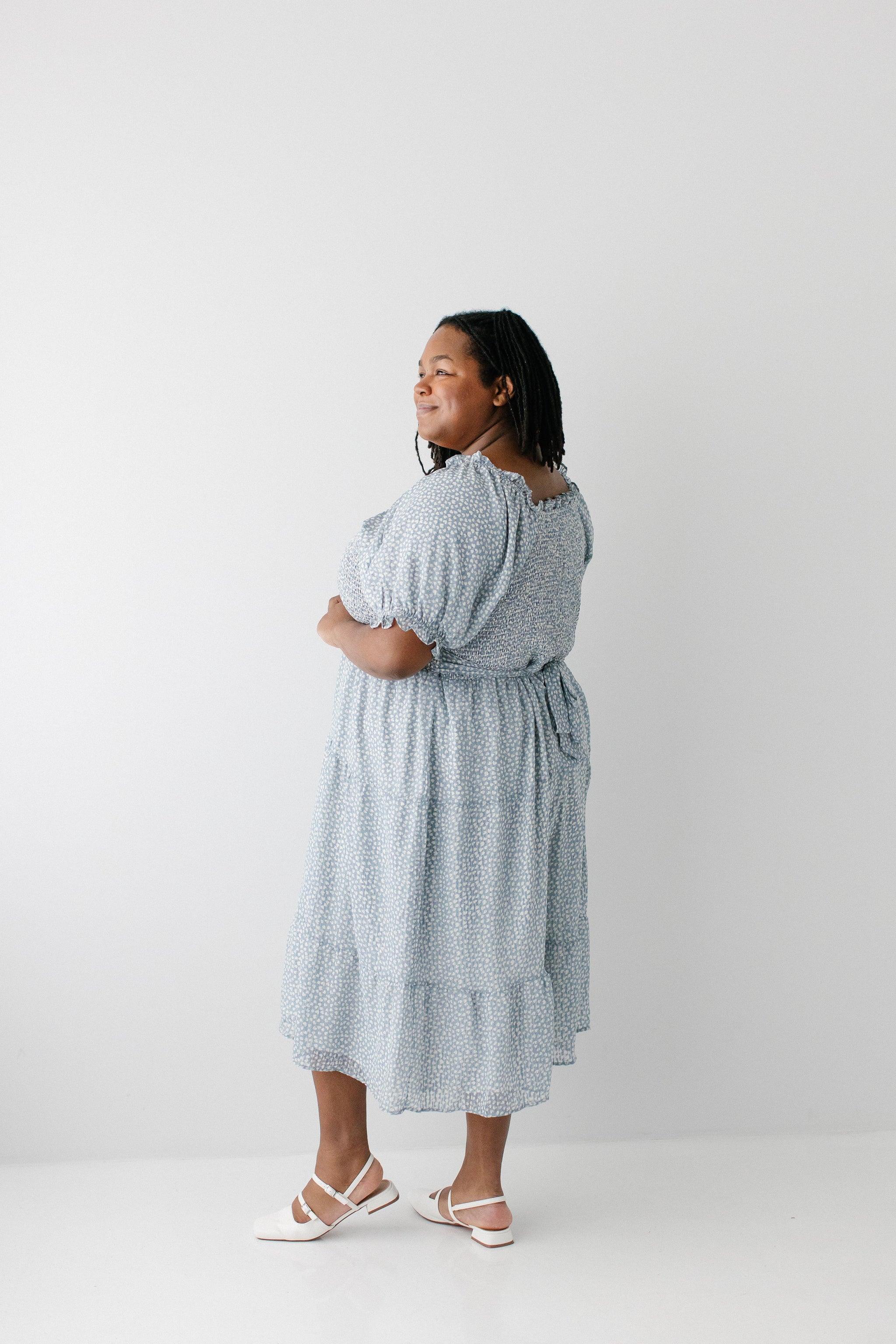 delicate flower arabesques short sleeve midi dress Arabelle Smocked Ditsy Print Midi Dress Blue / XXL