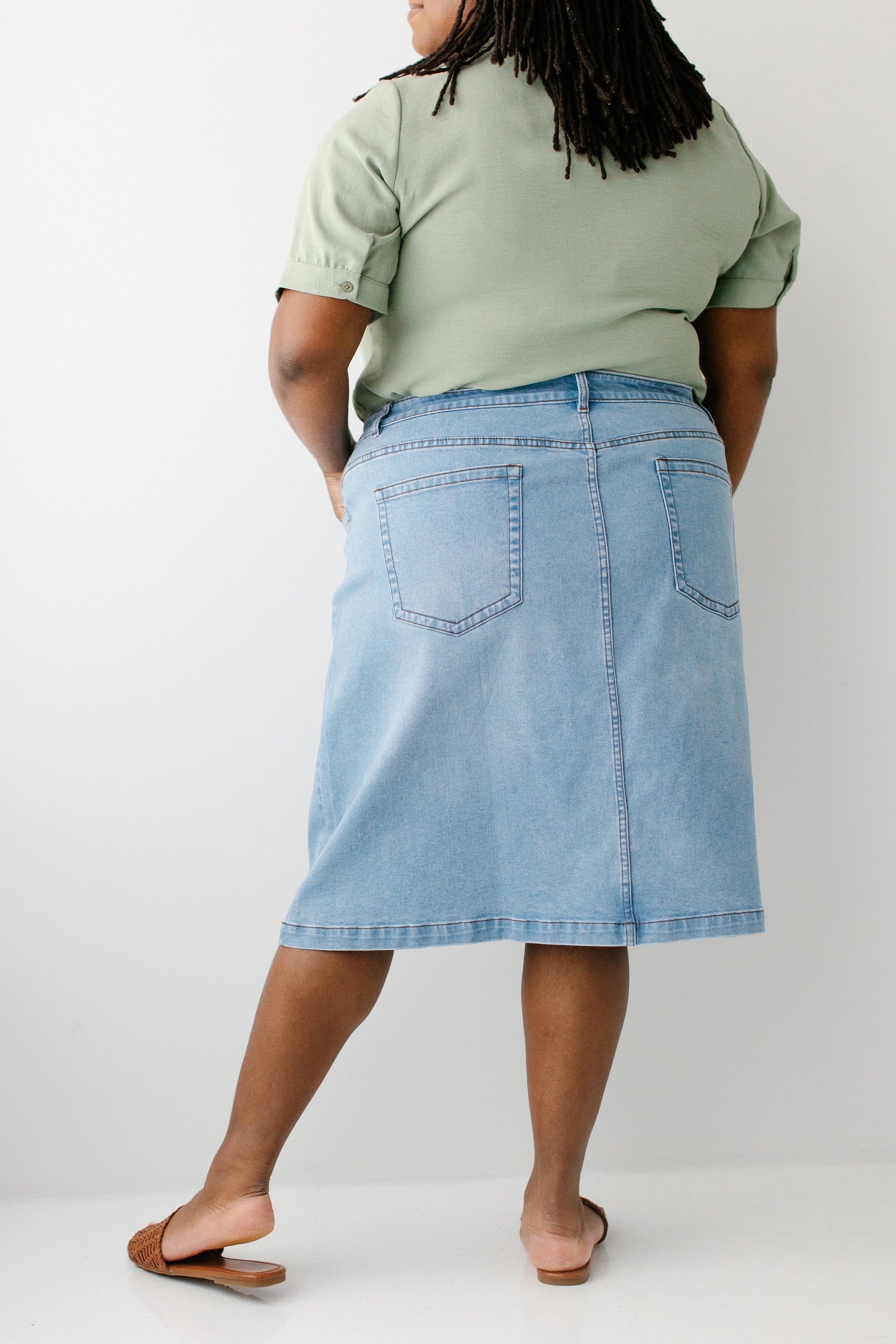 ｋｎｅｅ　ｌｅｎｇｔｈ　ｃｕｒｖｅ　ｓｋｉｒｔ（４７０ＨＳ８８１－０４００） Renee' A-Line Stretch Denim Knee Length Skirt – The Main Street