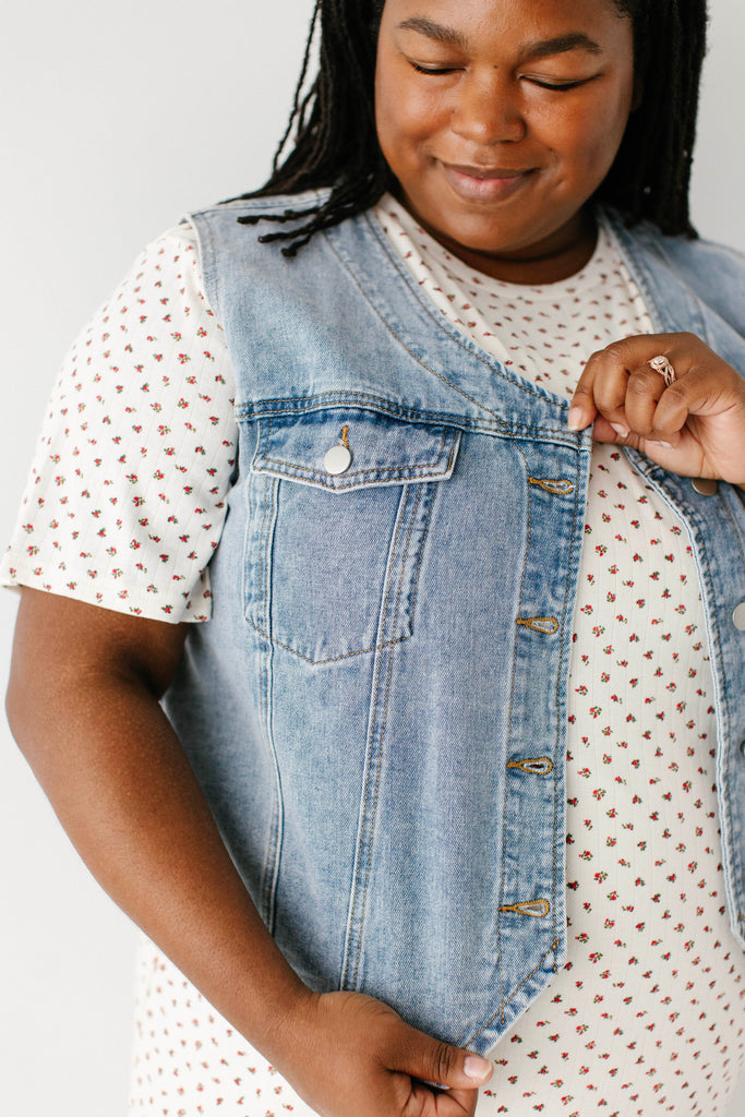 Cody Cropped Denim Vest – The Main Street Exchange