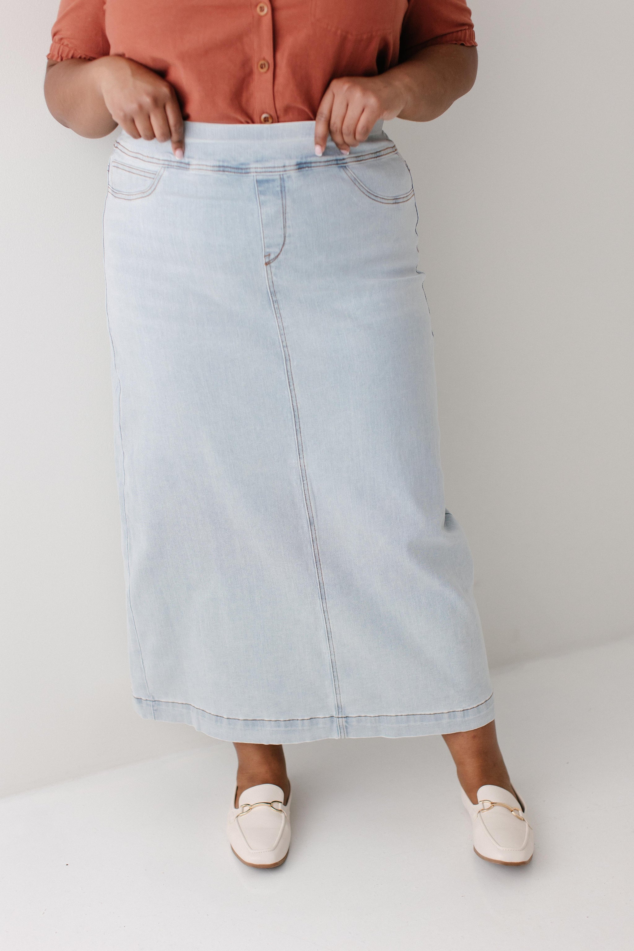 Sara' Classic Long Stretch Denim Skirt – The Main Street Exchange