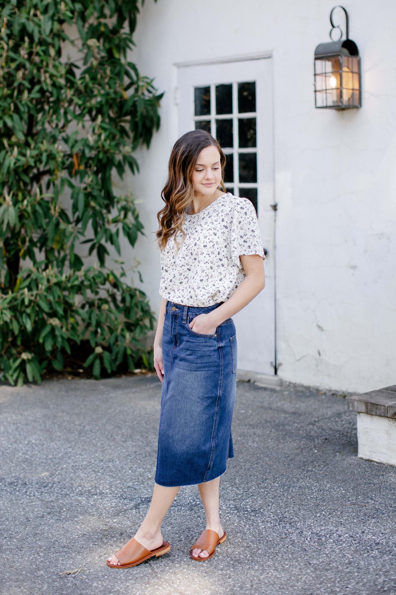 Rae' High-Waist Denim Skirt in Dark Wash – The Main Street Exchange