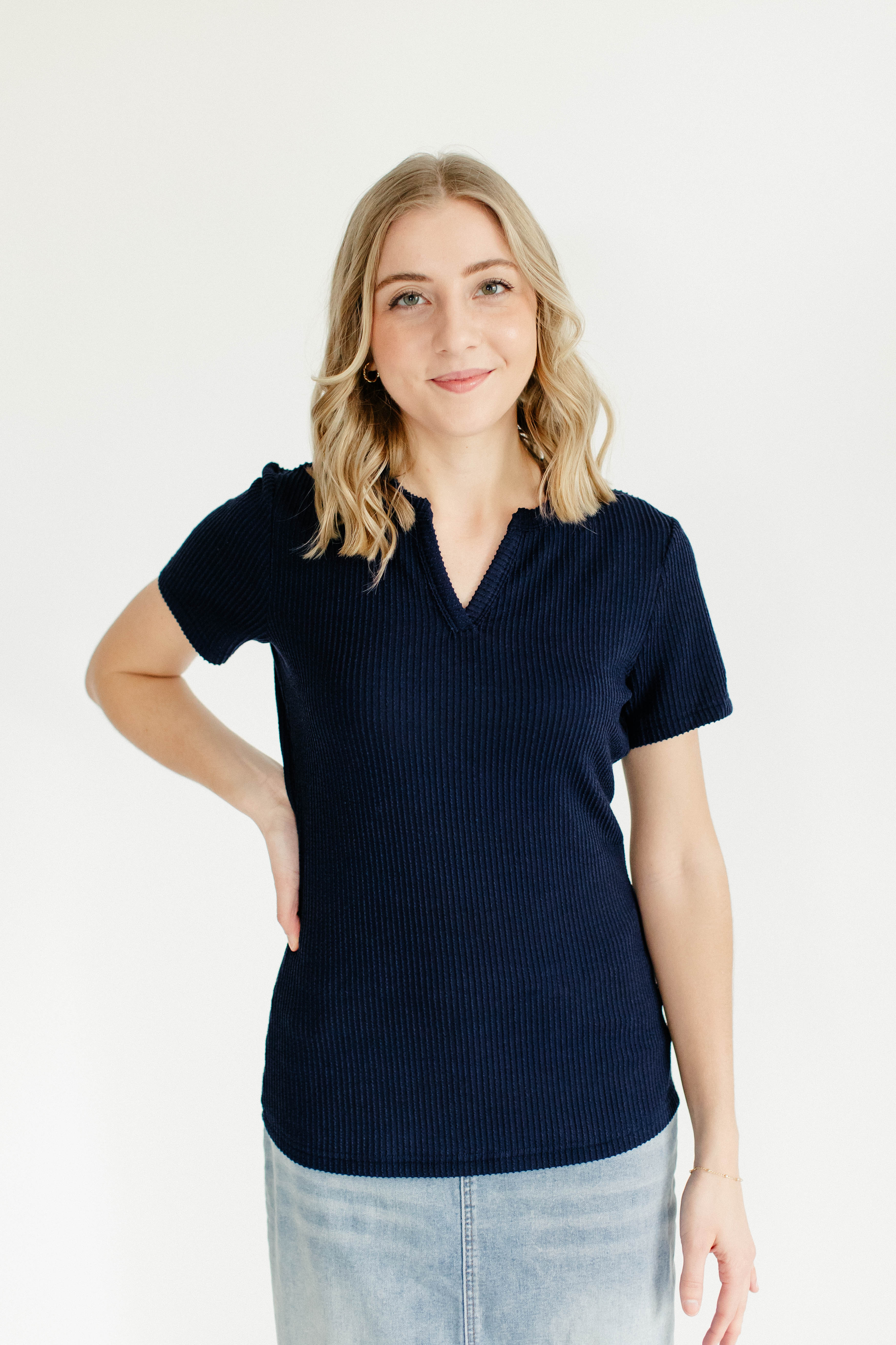 RIBBED V-NECK TOP in Navy