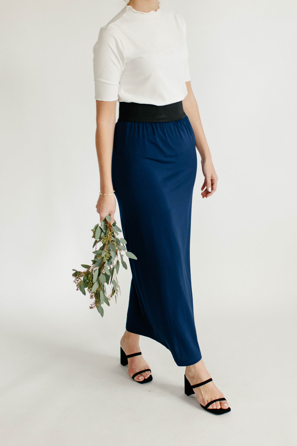 'Claire' Skirt in Classic Navy – The Main Street Exchange