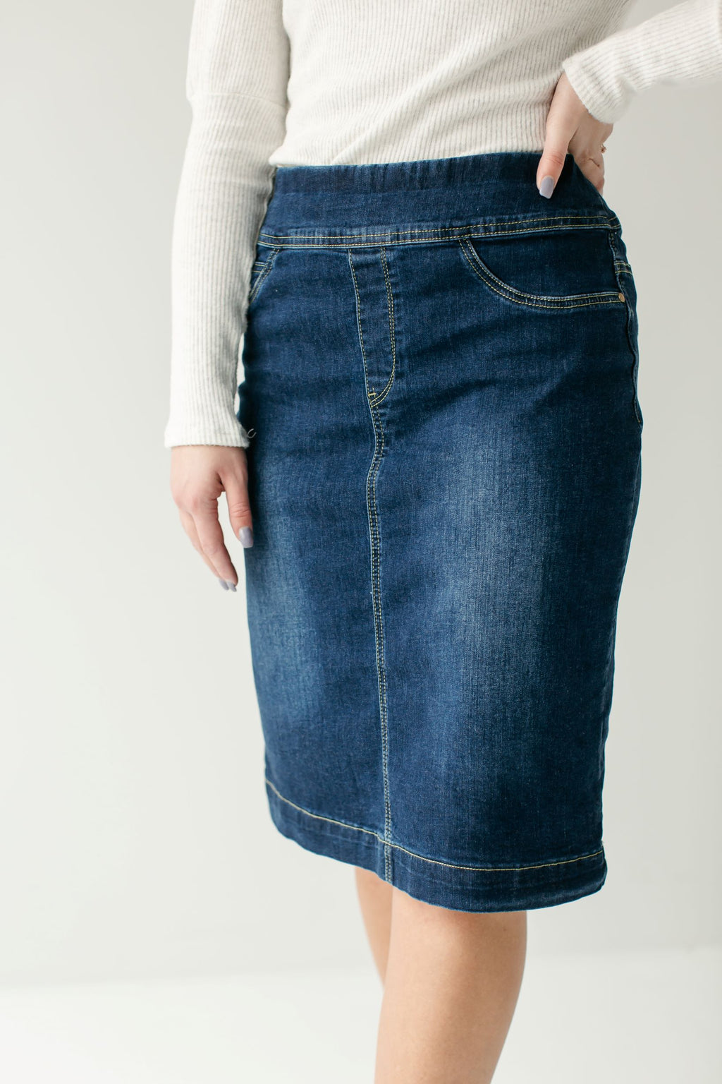 'Sara' Classic Knee Length Dark Denim Skirt – The Main Street Exchange