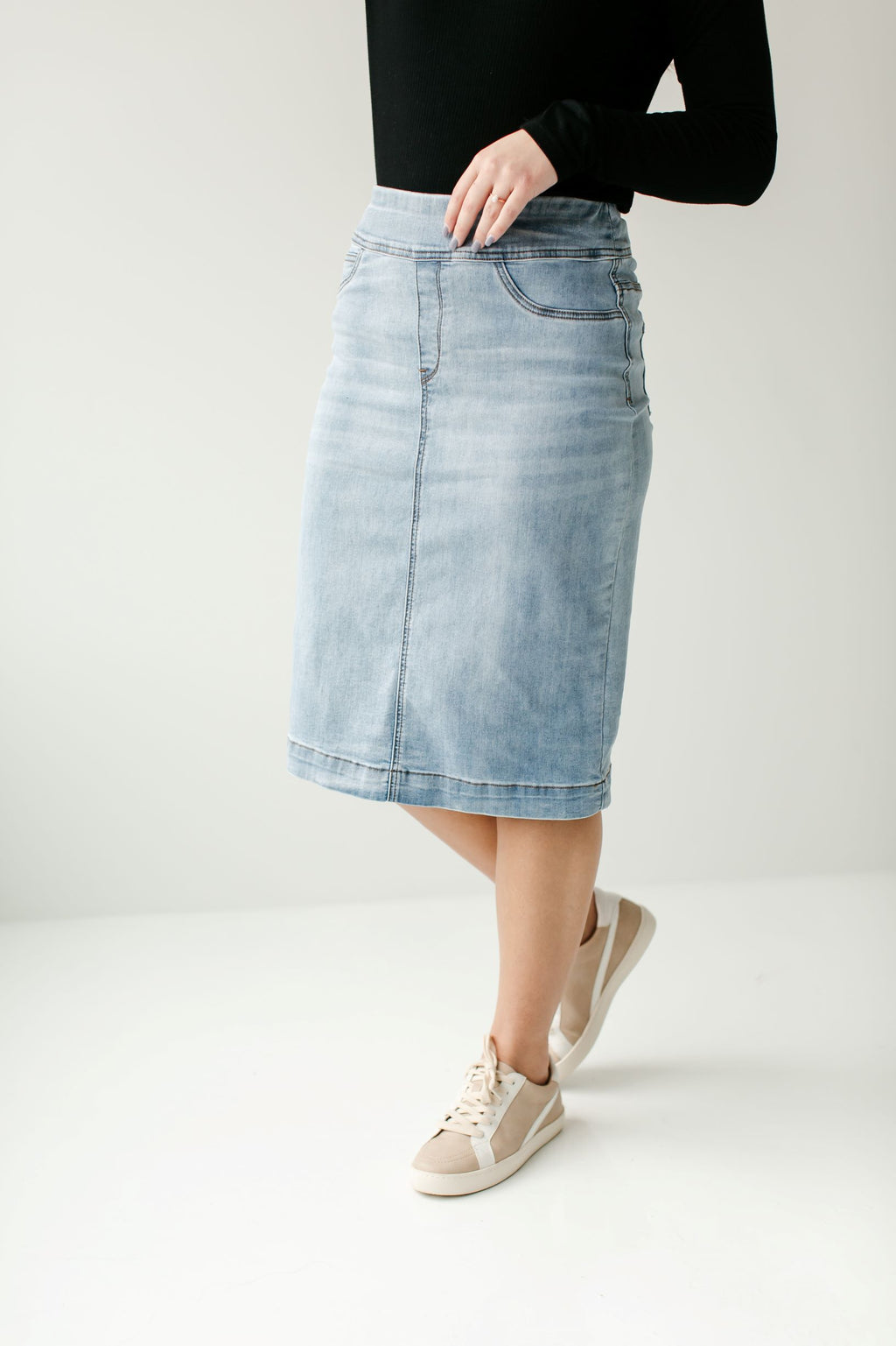 'Sara' Classic Knee Length Light Wash Denim Skirt – The Main Street ...